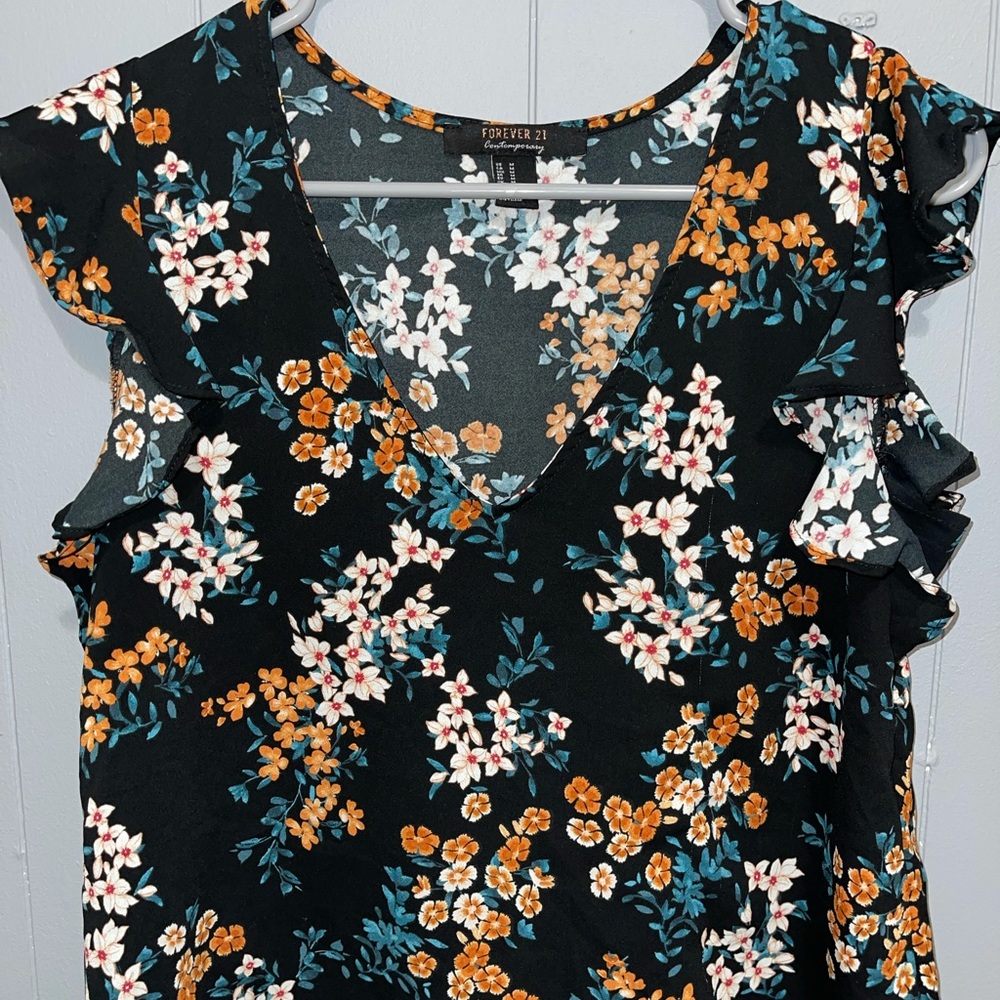 F21 Floral V-Neck Top